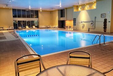 هتل La Quinta By Wyndham Appleton College Avenue