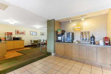 هتل La Quinta By Wyndham Redding