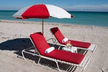 هتل Marseilles Beachfront