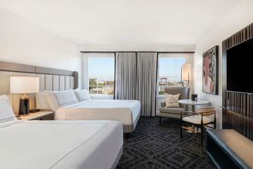 هتل Mills House Charleston, Curio Collection By Hilton