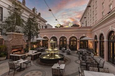 هتل Mills House Charleston, Curio Collection By Hilton