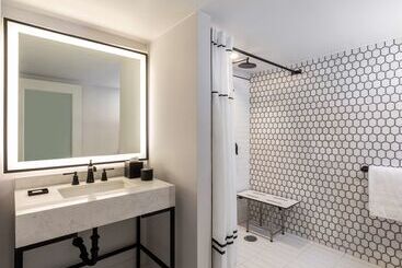 هتل Mills House Charleston, Curio Collection By Hilton