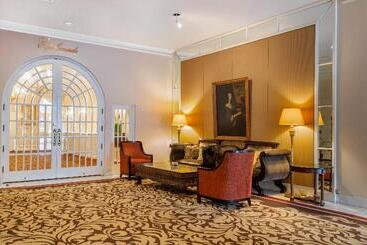 Отель Omni Royal Orleans