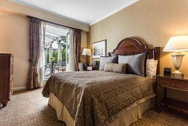 Отель Omni Royal Orleans