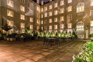 Отель Omni Royal Orleans