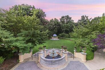 בית מלון כפרי Omni Shoreham