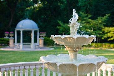 בית מלון כפרי Omni Shoreham