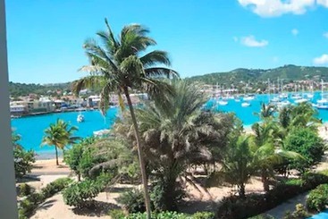 هتل On The Cay