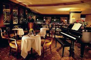 هتل Peabody Memphis