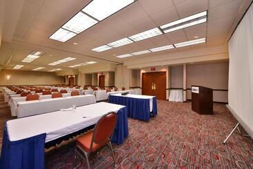 هتل Radisson  Madison