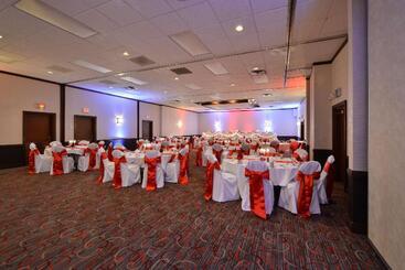 هتل Radisson  Madison