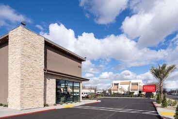 هتل Ramada By Wyndham Modesto Yosemite Area