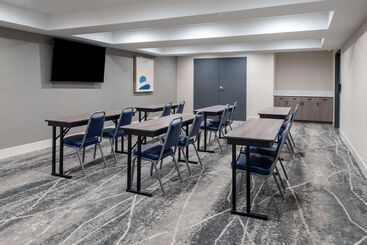 هتل Ramada By Wyndham Modesto Yosemite Area