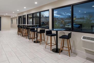 هتل Ramada By Wyndham Modesto Yosemite Area