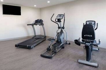 هتل Ramada By Wyndham Modesto Yosemite Area