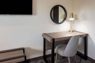 هتل Ramada By Wyndham Modesto Yosemite Area