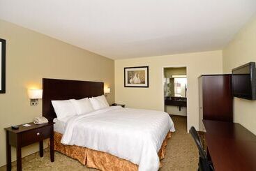 هتل Rodeway Inn Convention Center
