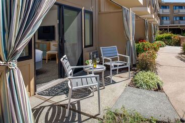 هتل The Lodge At Tiburon