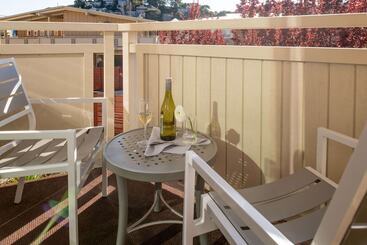 هتل The Lodge At Tiburon