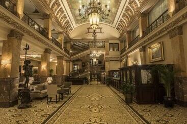 هتل The Pfister