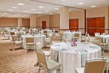 هتل The Westin Kansas City At Crown Center