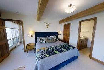 هتل Top Of The Village   Coraltree Residence Collection