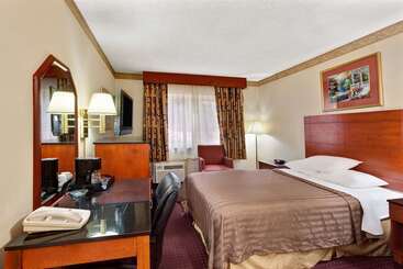 هتل Travelodge By Wyndham Burbankglendale