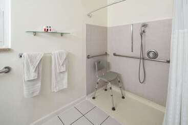 هتل Travelodge By Wyndham Burbankglendale