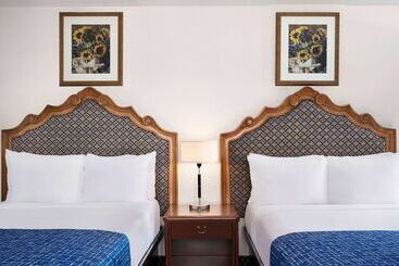 هتل Travelodge By Wyndham Las Vegas