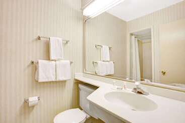 هتل Travelodge By Wyndham Seattle By The Space Needle