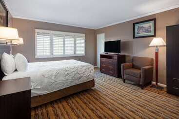 هتل Travelodge By Wyndham Seattle By The Space Needle