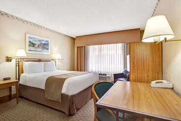 هتل Travelodge By Wyndham Seattle By The Space Needle