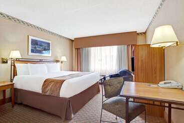 هتل Travelodge By Wyndham Seattle By The Space Needle