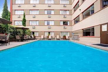 هتل Travelodge By Wyndham Seattle By The Space Needle
