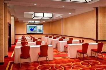 هتل Trumbull Marriott Shelton