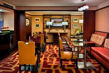 هتل Trumbull Marriott Shelton