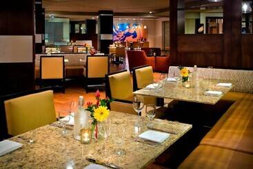 هتل Trumbull Marriott Shelton