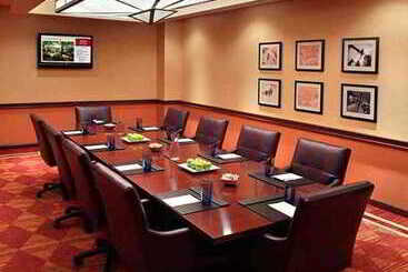 هتل Trumbull Marriott Shelton