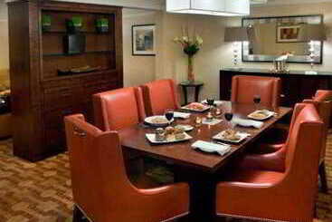 هتل Trumbull Marriott Shelton