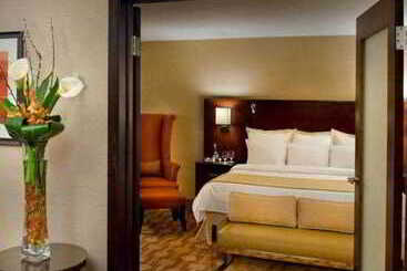 هتل Trumbull Marriott Shelton