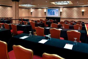 هتل Trumbull Marriott Shelton