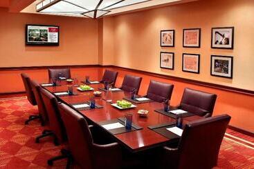هتل Trumbull Marriott Shelton