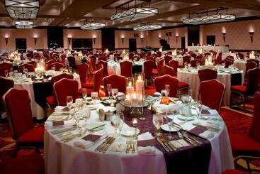 هتل Trumbull Marriott Shelton