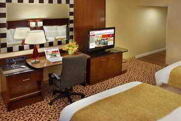 هتل Trumbull Marriott Shelton