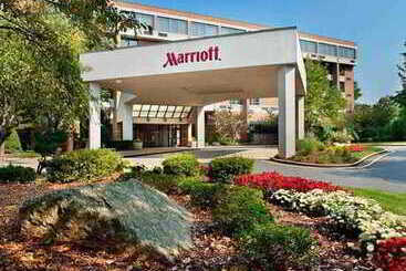 هتل Trumbull Marriott Shelton
