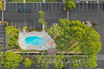 هتل Vagabond Inn Oxnard