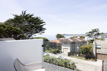 هتل Villa Mara Carmel
