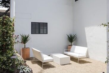 هتل Villa Mara Carmel