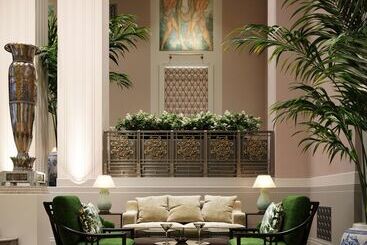 هتل Waldorf Astoria New York