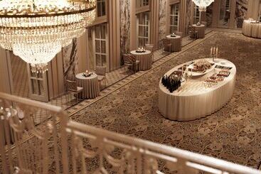 هتل Waldorf Astoria New York